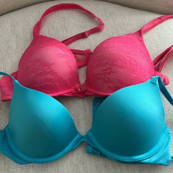 Like new!Set of 3 bras - 💥💥💥 - Picture 4 of 17
